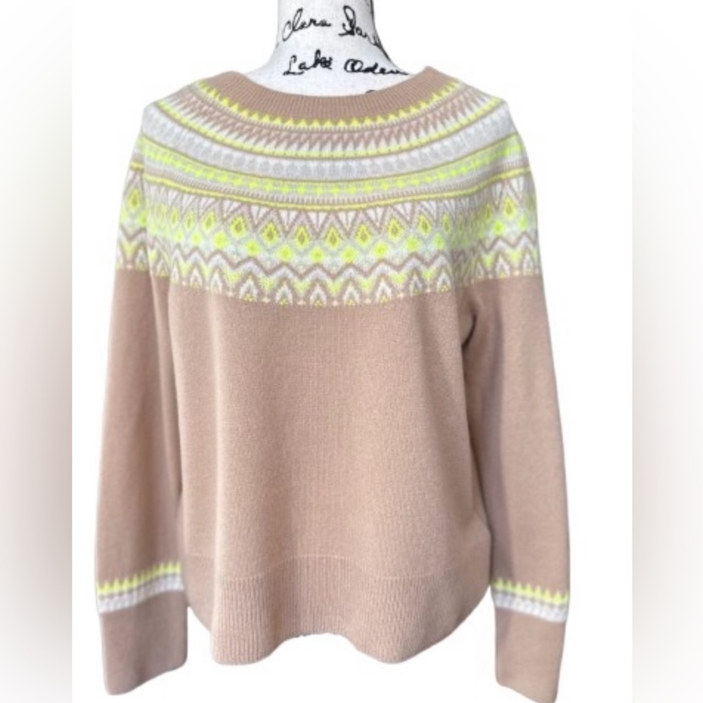 Vineyard Viner. Women's Beige and Yellow Patterned Sweater. 100% Cashmere.